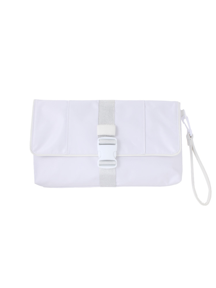 【CASUAL】ナイロンコンパクトクラッチ