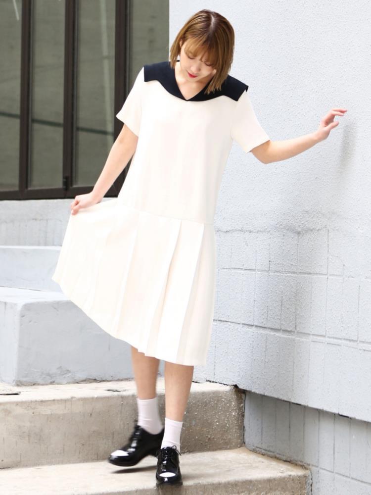 セーラーカラープリーツワンピース