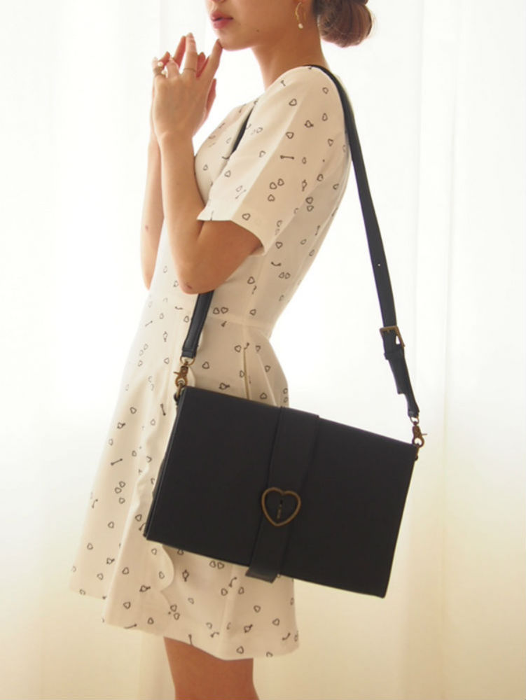 ハートバックルクラッチBAG