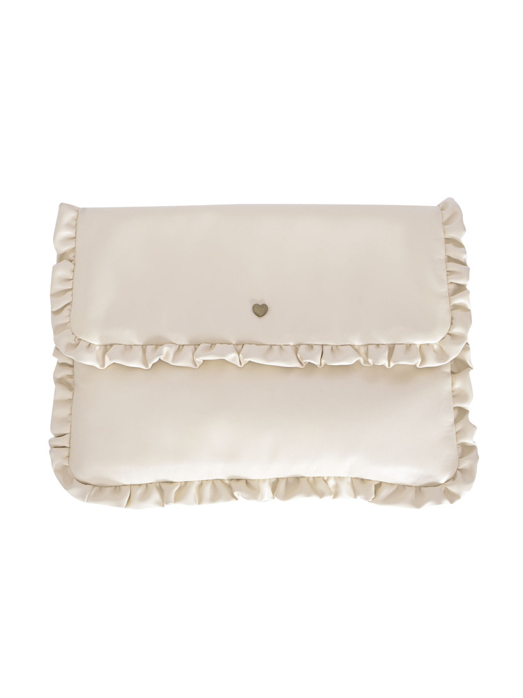 フリルクラッチ