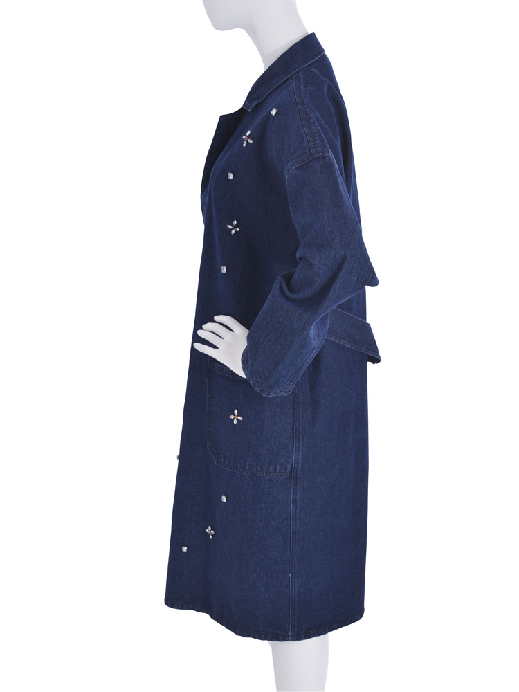 トレンチコート風に着こなすのも◎「ビジューリメイクデニムロングジャケット」