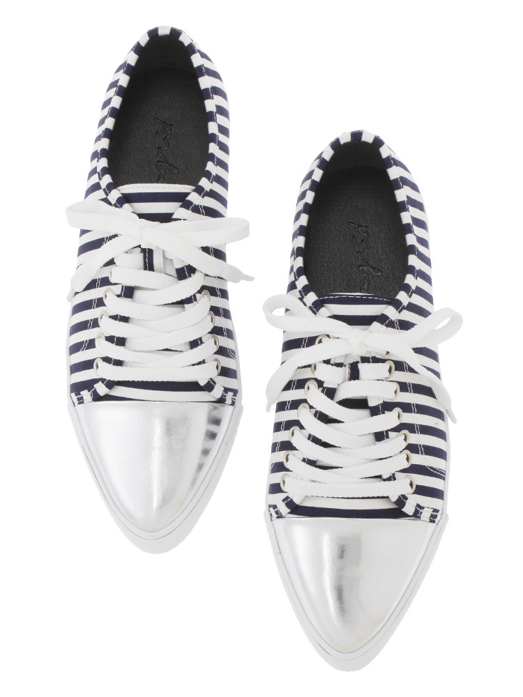 Ungrid【Casual】ポインテッドメタリックスニーカー