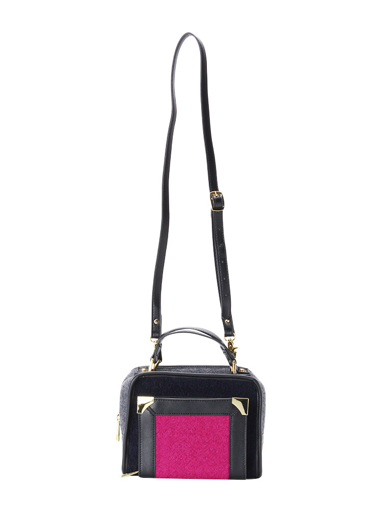 Brittany's 【CASELINI】color wool sholder bag